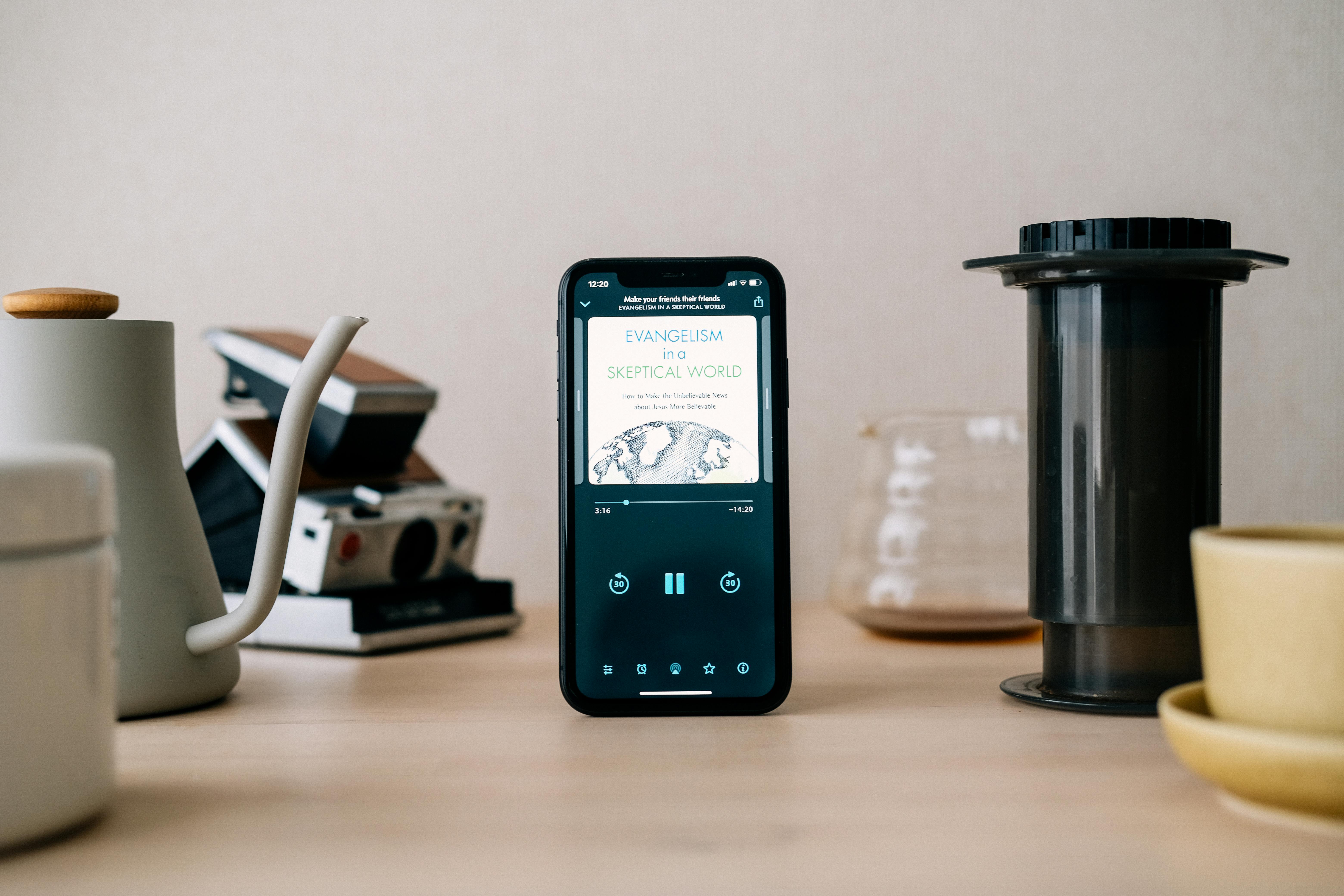 Phone displaying article with audio interface