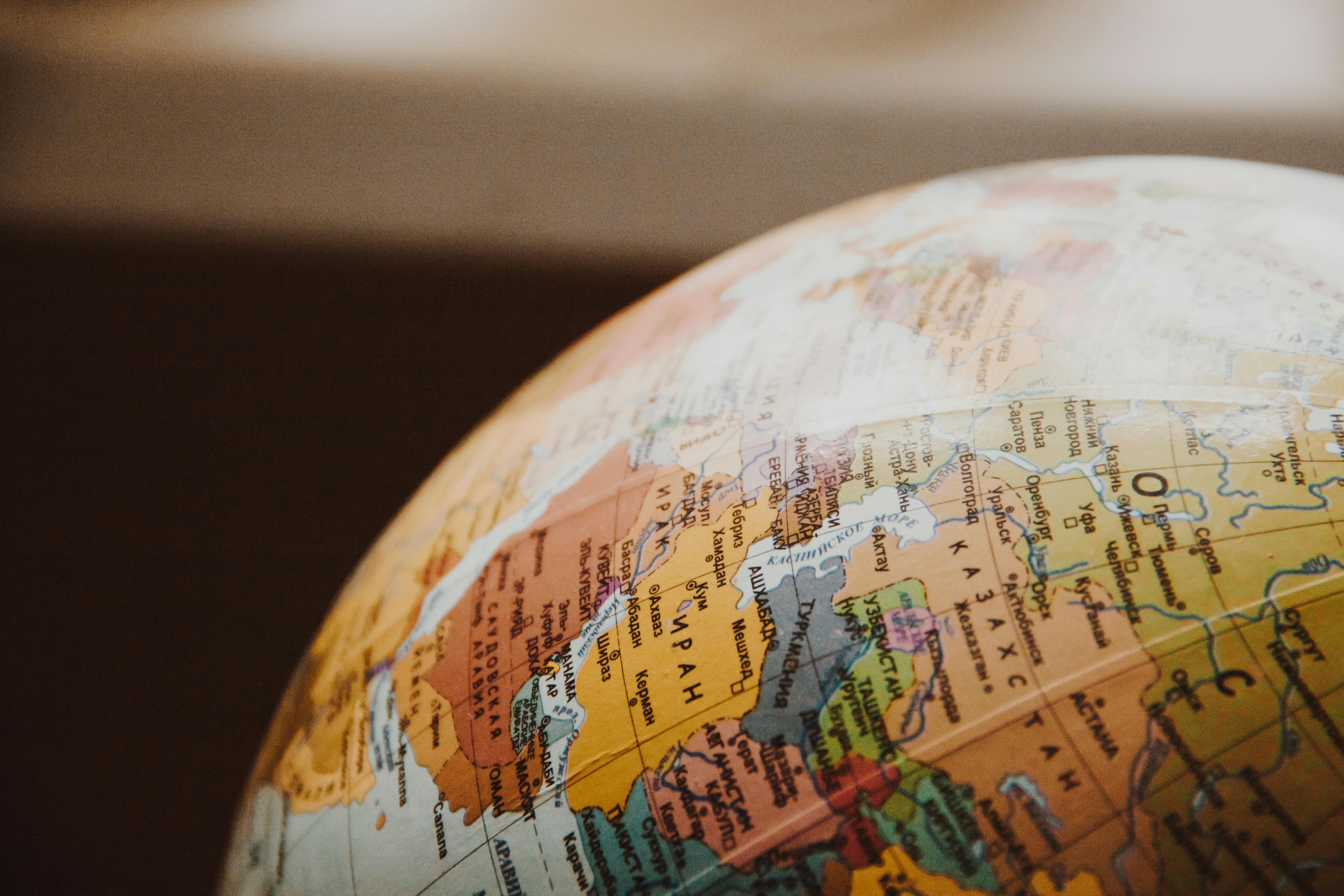 Global map highlighting different language regions